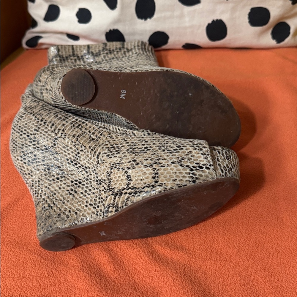 JEFFREY CAMPBELL Chic Snakeskin Wedge Sandal Boots - Picture 5 of 6